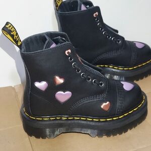 NEW! Dr Martens Women's Sinclair Hearts Platform Boots Black Satin Lux Size 5